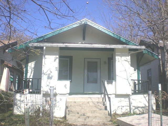 1st image of 2648 E 9th St