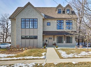 490 Newton Ave, Glen Ellyn, IL 60137
