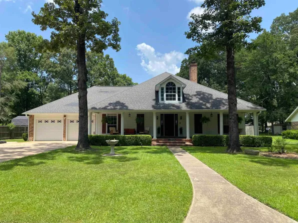 103 Hunters Ct, Crossett, AR 71635