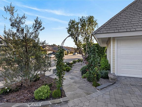 5th image of 9601 Dumbreck Dr