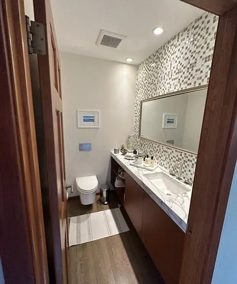 11128 NE 37th Ct — Photo 12
