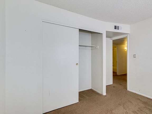 4th image of 4647 E Wood St
