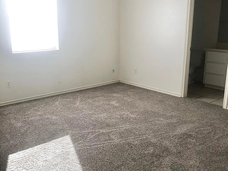 308 Kathy Ln — Photo 5