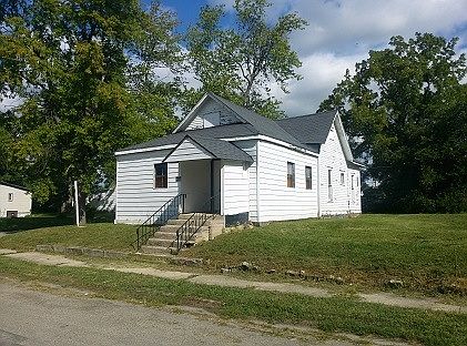 1st image of 1300 E 1st St