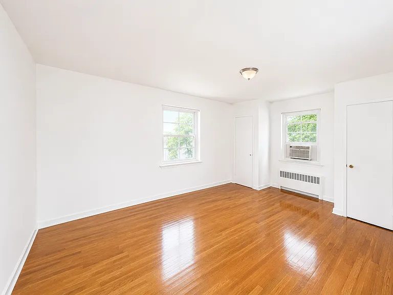 8239 Williams Ave — Photo 11