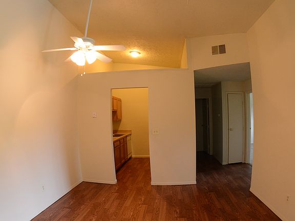 3rd image of 2304 Woodhill Dr APT 21