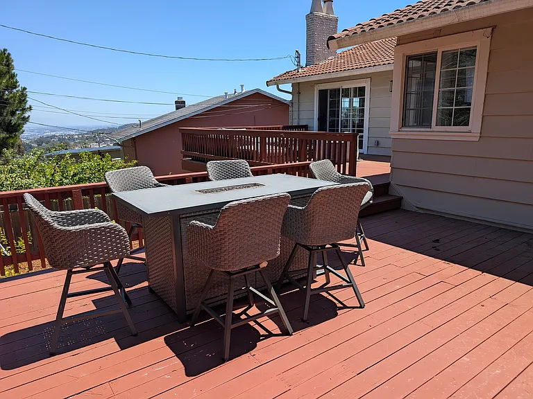 270 Amador Ave — Photo 17