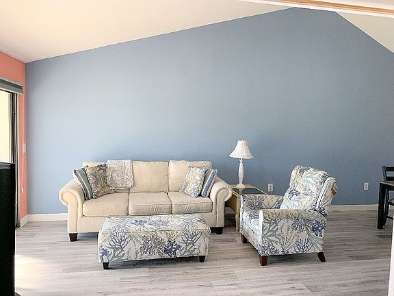 3rd image of 640 Bird Bay Dr W