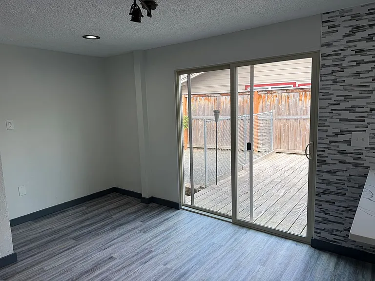 3769 Kevington Ave — Photo 18