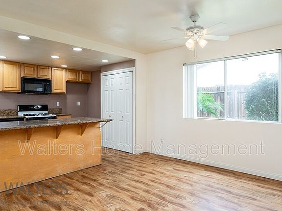 5th image of 1420 Palomar Dr