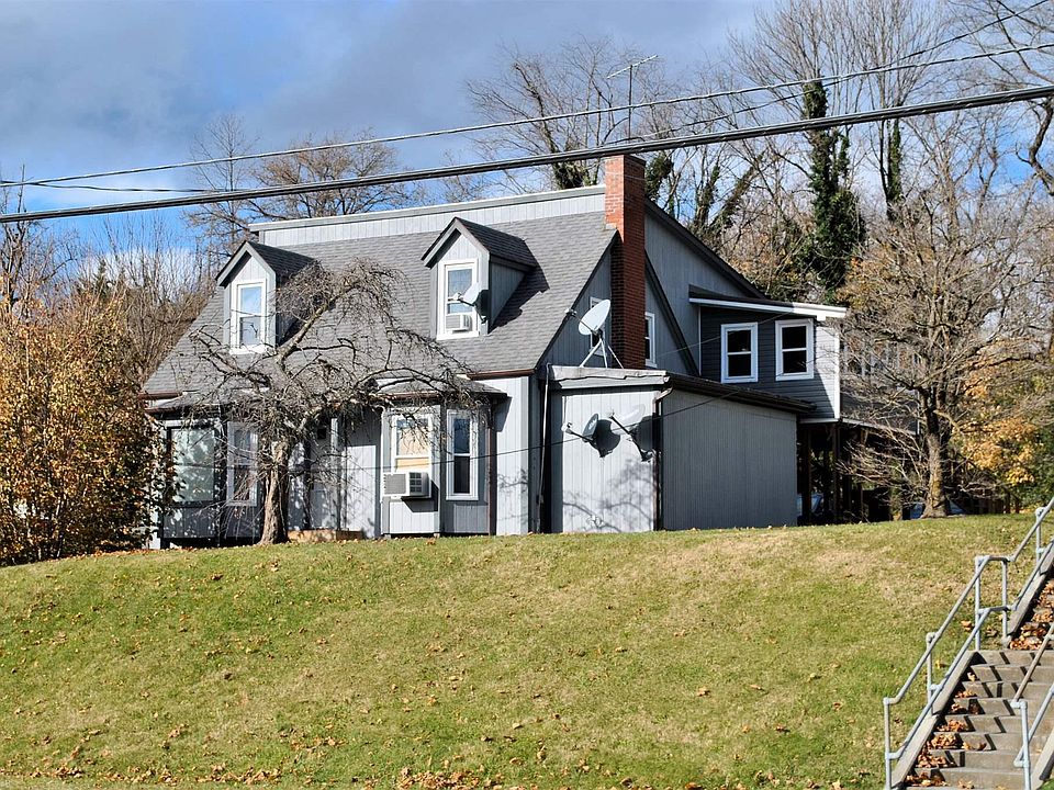 1st image of 210 Roanoke St