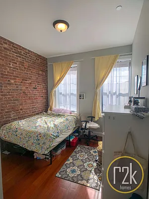 Rented by Realty 2000 Corp | media 35