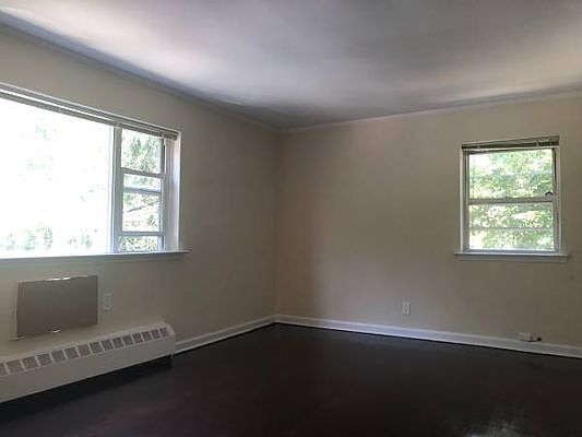 4th image of 24-01 19th St #2