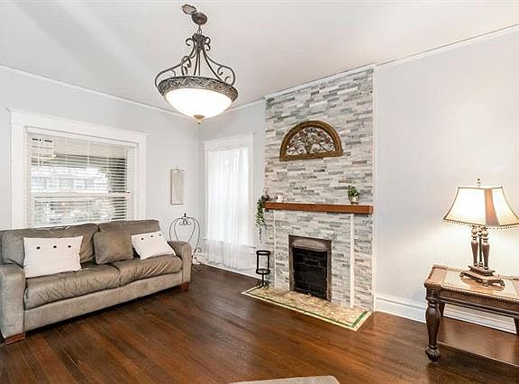 4th image of 2909 E 29th St
