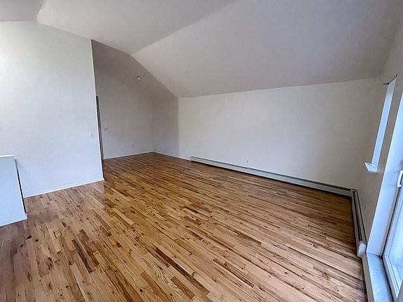 3rd image of 93 Bay 38th St APT 3