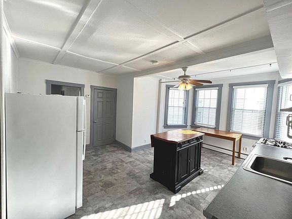 4th image of 70 Atlantic Ave