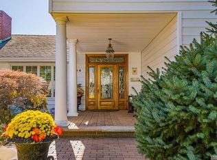 104 Shoreham Rd, Massapequa, NY 11758