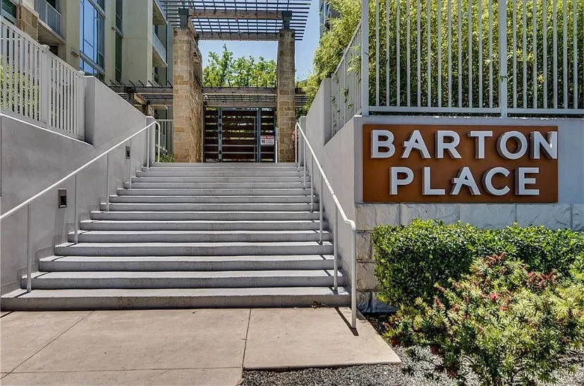 1600 Barton Springs Rd #3206