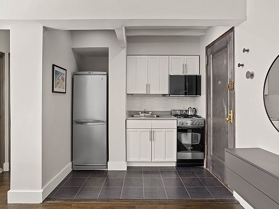 5th image of 54 E 8th St APT 1G