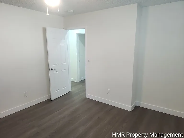 8760 Church St — Photo 15