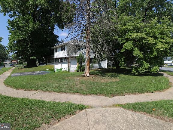 3rd image of 122 Granville Ave