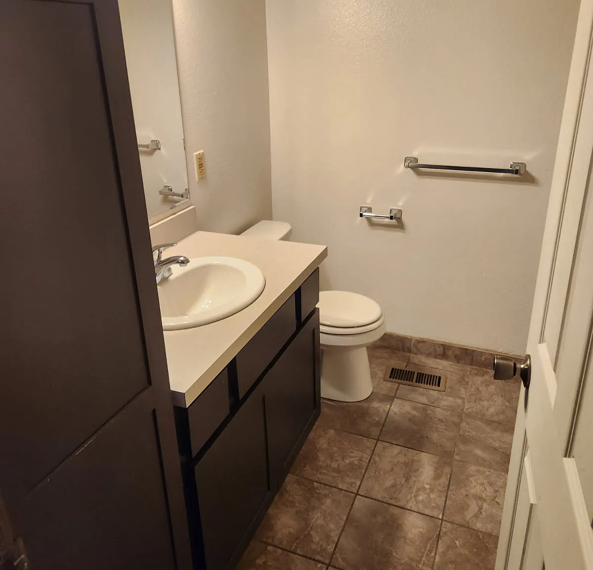 Pinetree Townhomes — Photo 4