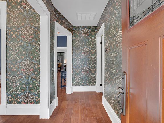3rd image of 431 Brown Street