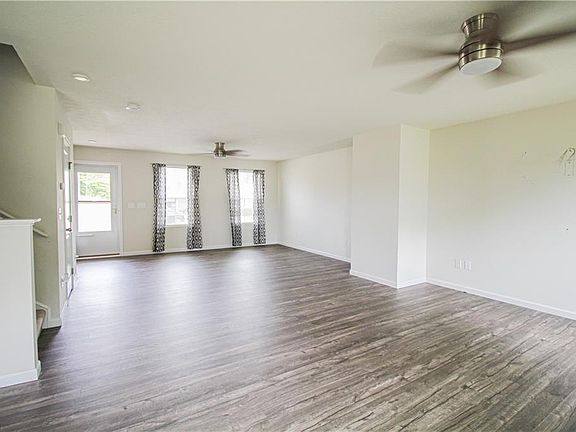 3rd image of 3248 Brentwood Dr