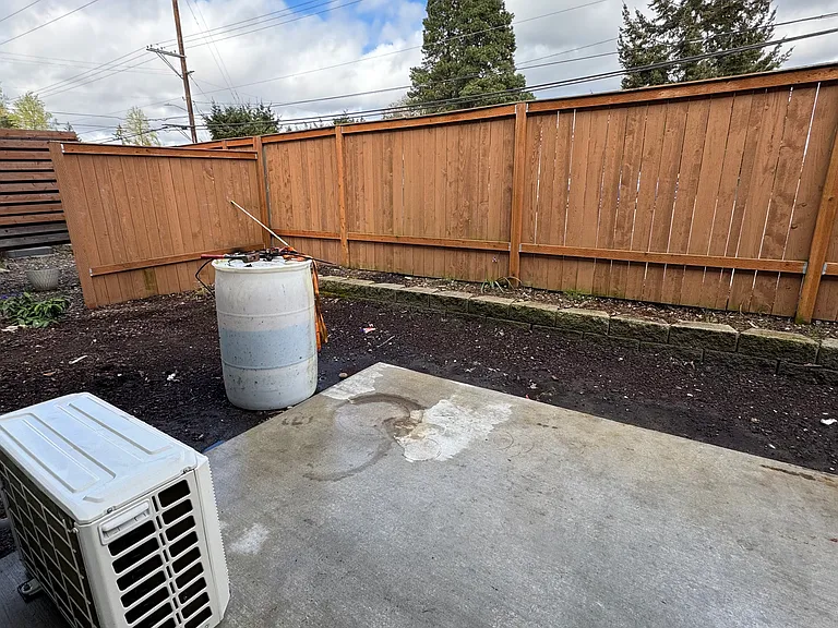 7610 Lakewood Dr W #B — Photo 30