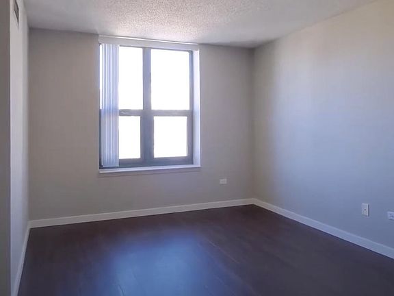 5th image of 24 W Huron St #4204