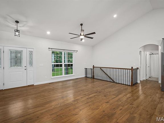 5th image of 290 Shumard Oak Dr