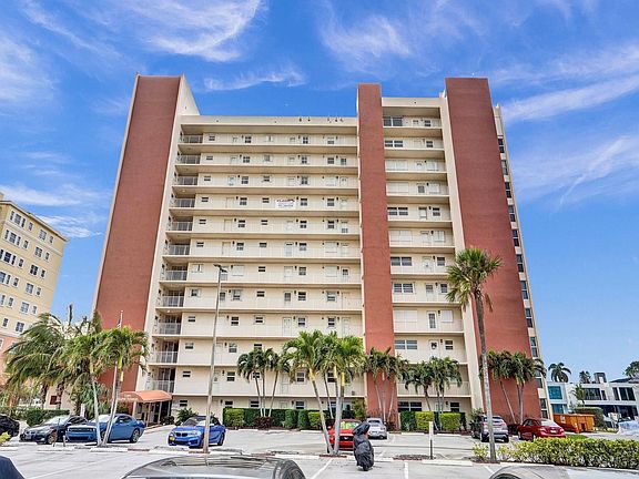 2nd image of 1391 S Ocean Boulevard #102