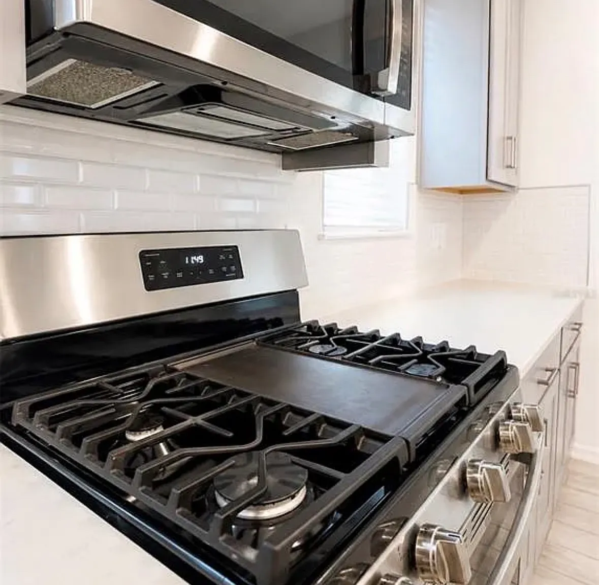 5136 Goldfinch Dr — Photo 2