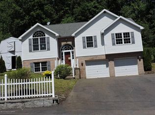 264 Country Club Rd, Dallas, PA 18612