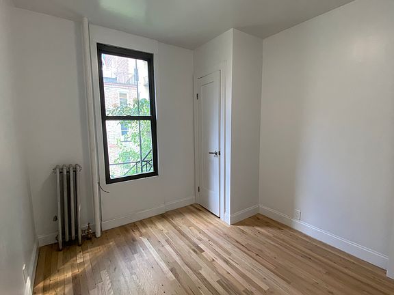 4th image of 315 W 54th St APT 9