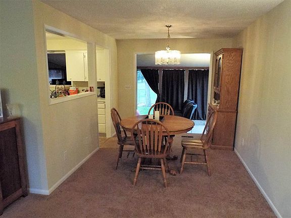 5th image of 305 W Alderwood Ave