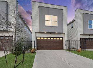 2507 Des Chaumes St, Houston, TX 77026