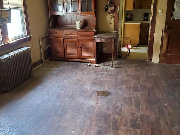 3rd image of 113 S Congress St