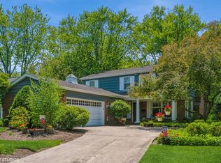 1540 Woodvale Ave, Deerfield, IL