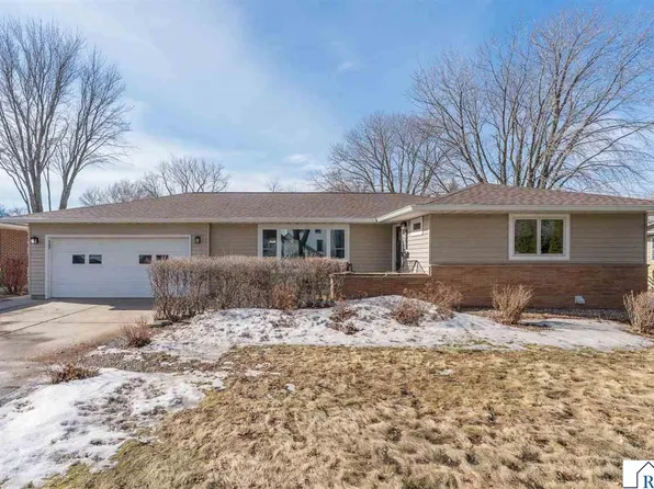 235 Drew Ave NE, Madelia, MN 56062