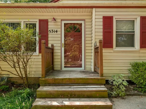 5314 Linden St, Roeland Park, KS 66205