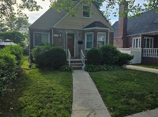 11498 230th St, Cambria Heights, NY 11411