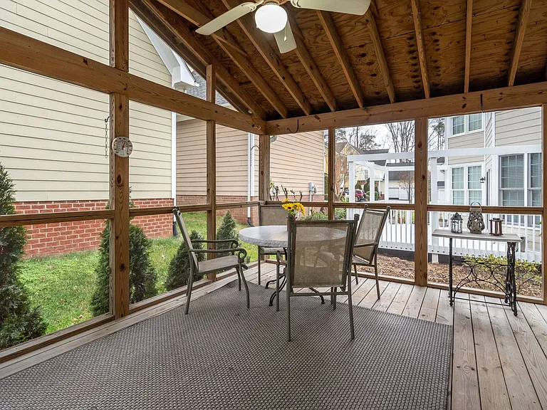421 Suri Dr — Photo 18