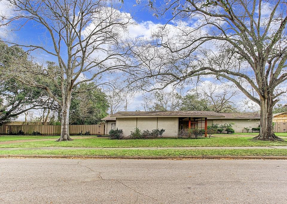 1st image of 9403 Braesheather Ct