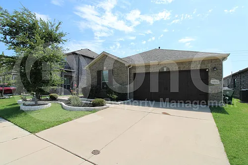 4112 Wood River Trl Photo 1