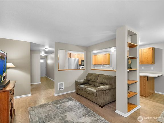 3rd image of 21227 76th Avenue W #B8