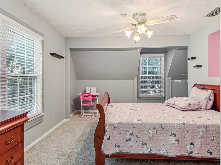 5210 River Park Villas Dr — Photo 42