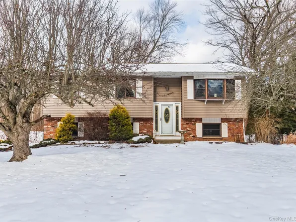 32 Elizabeth Drive, Hopewell Junction, NY 12533