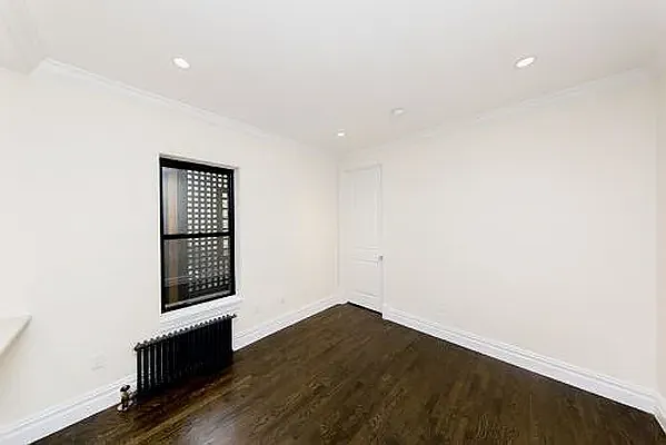 Rented by Avenues Real Estate | media 16