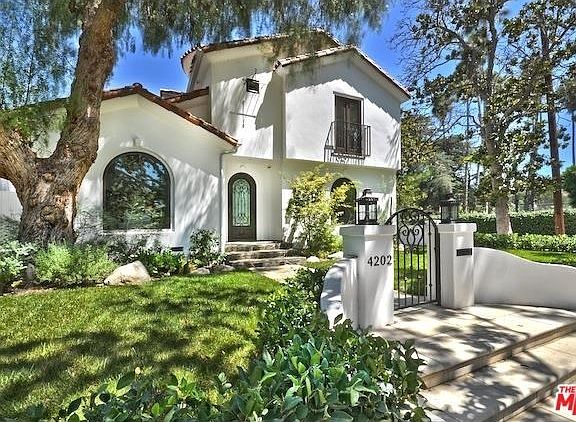 3rd image of 4202 Babcock Ave